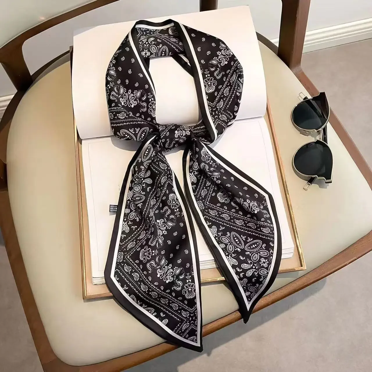 Design Print Skinny Scarf Plai - đánh giá và giá Luxury Bags Brands