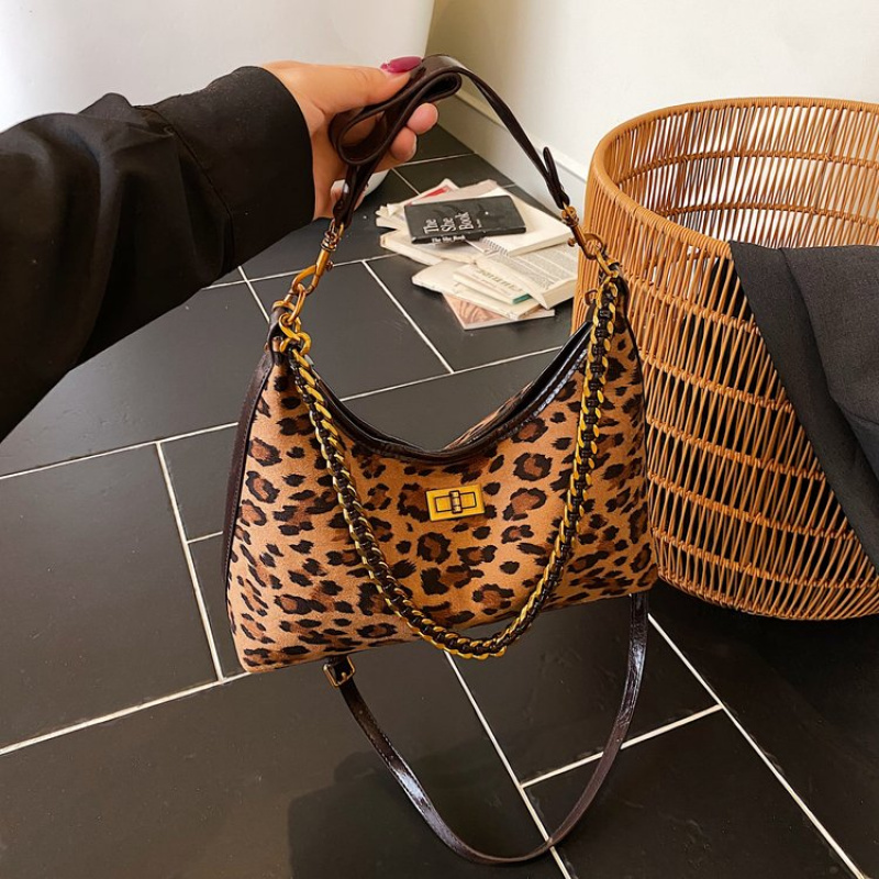 Elegant Crossbody Handbag Luxu - đánh giá và giá Luxury Bags Paris